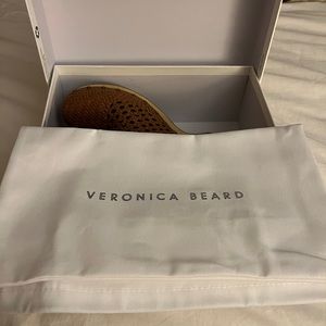 VERONICA BEARD Hazelwood color
Hardie Woven Leather Clogs Like New used 1x